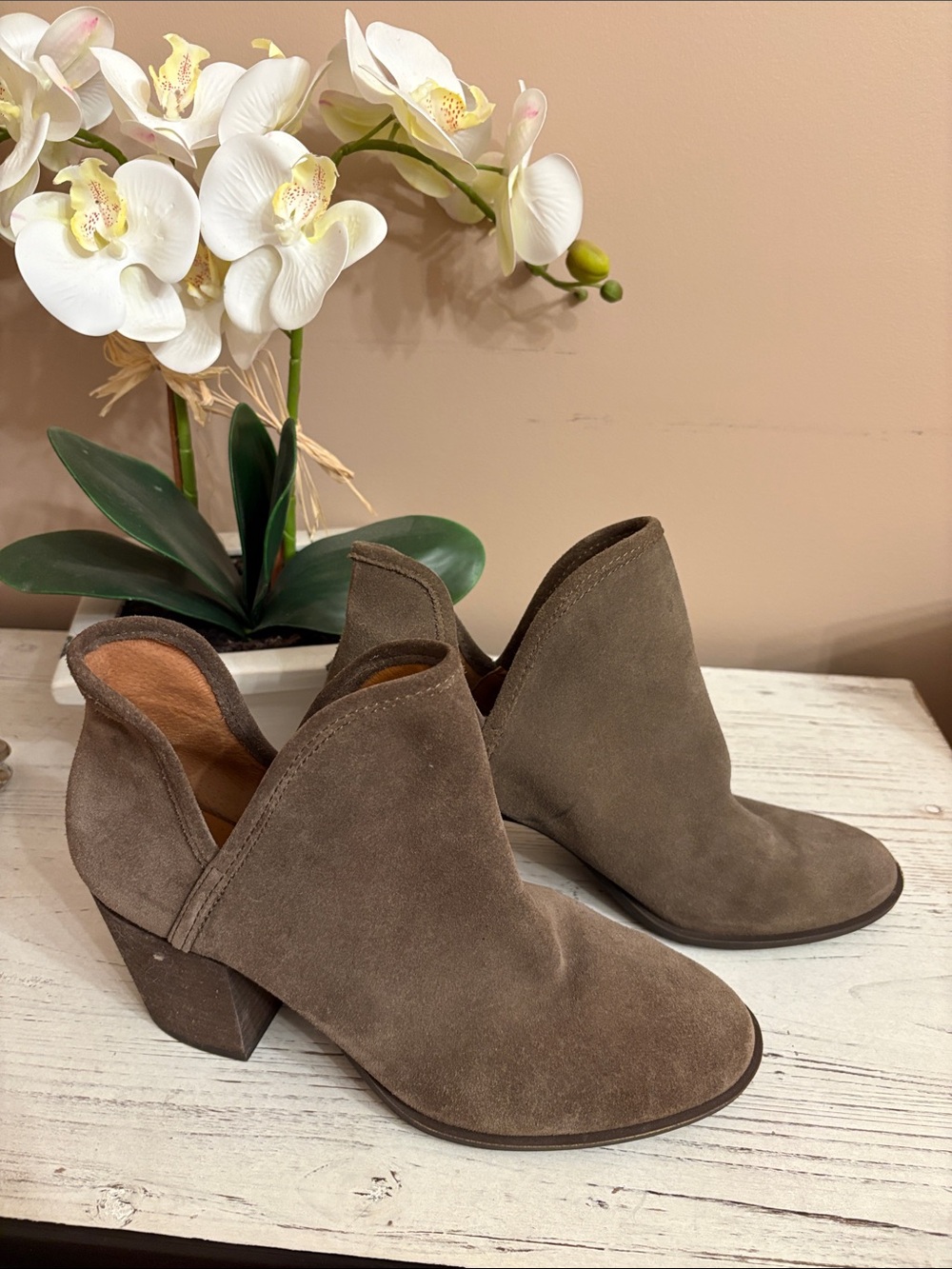Lucky Brand Taupe Suede Ankle Booties Size 10 - Picture 3 of 7